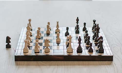 如何有效控制和降低连锁财务成本？