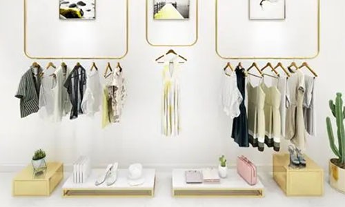 如何在服装连锁实体店运营中实施有效的促销策略？