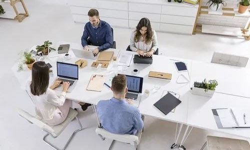 多商户商城系统如何支持多个商家的管理和交易？